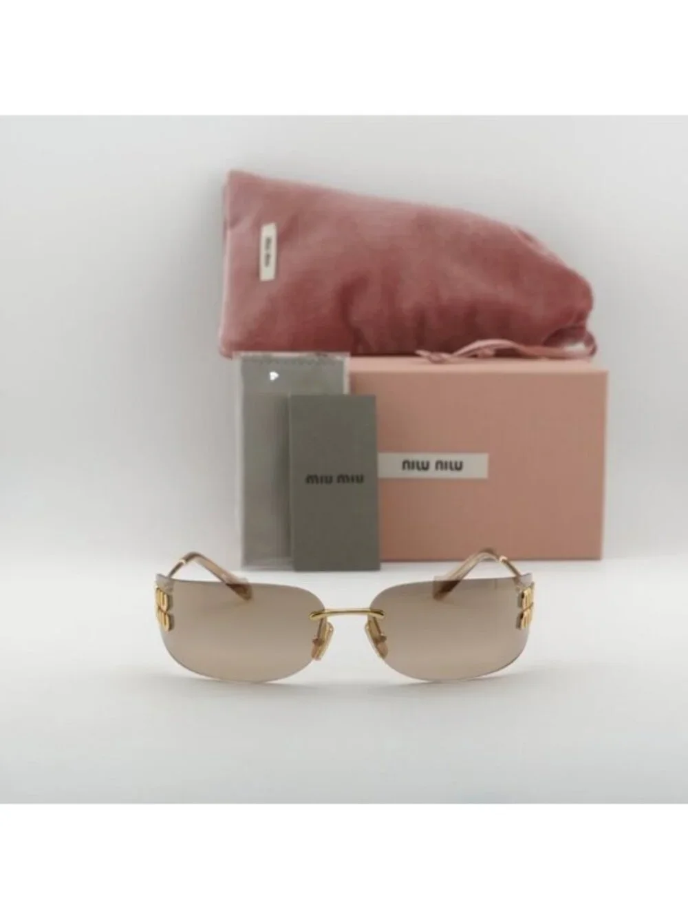 Miu Miu model mua51s